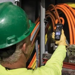 Klein CL900 Digital Clamp Meter, AC Auto-Range TRMS, Low Impedance , 2000 Amp -Professional Tool Store cl900 app3 23529.1621024830